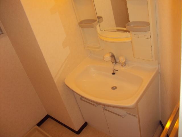 Wash basin, toilet. ■ Shampoo dresser, Item of the morning of weak to me necessities ■