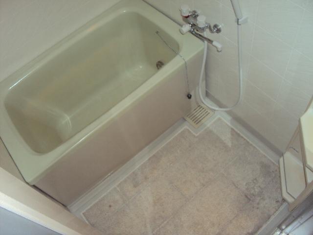 Bathroom. ■ With reheating function ■