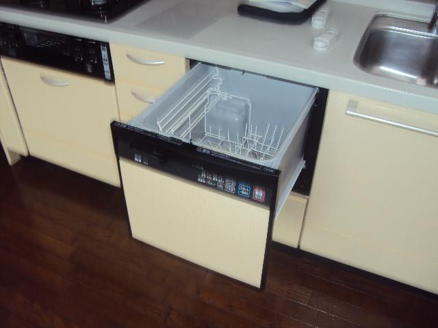 Kitchen. ■ With dishwasher ■