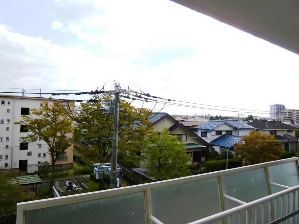 View photos from the dwelling unit. View from local (10 May 2011) Shooting