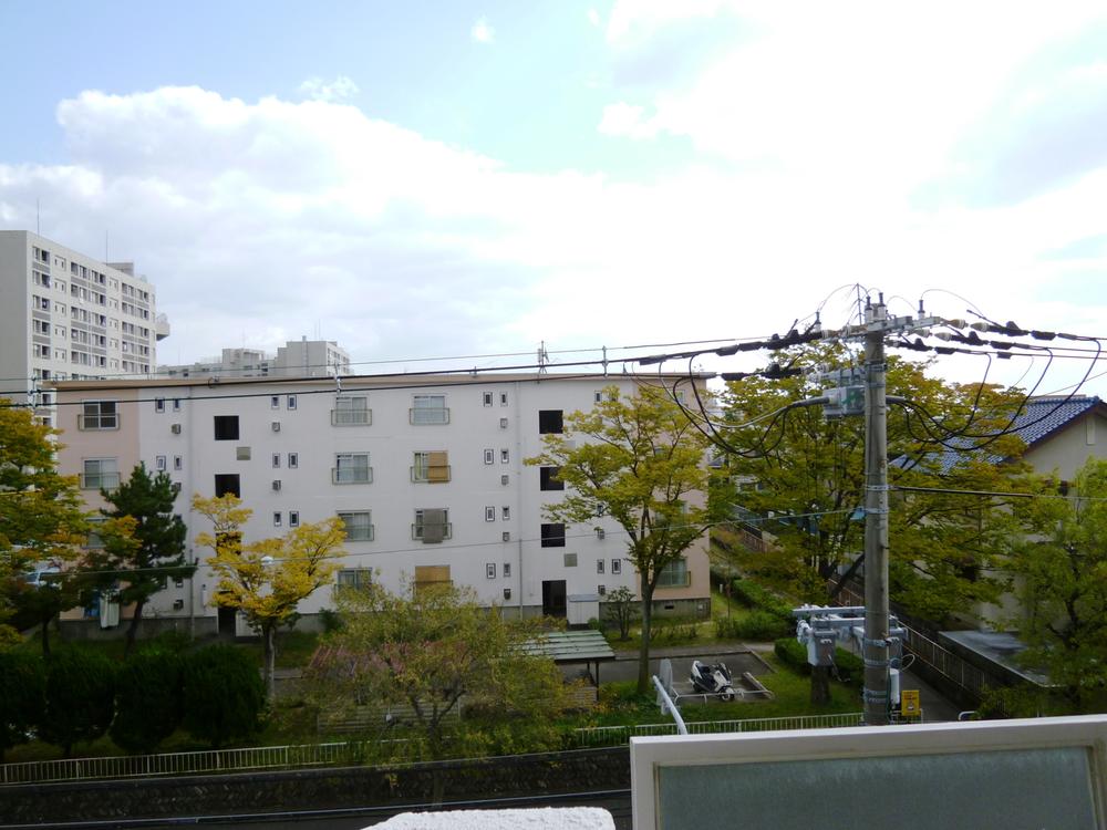 View photos from the dwelling unit. View from local (10 May 2011) Shooting