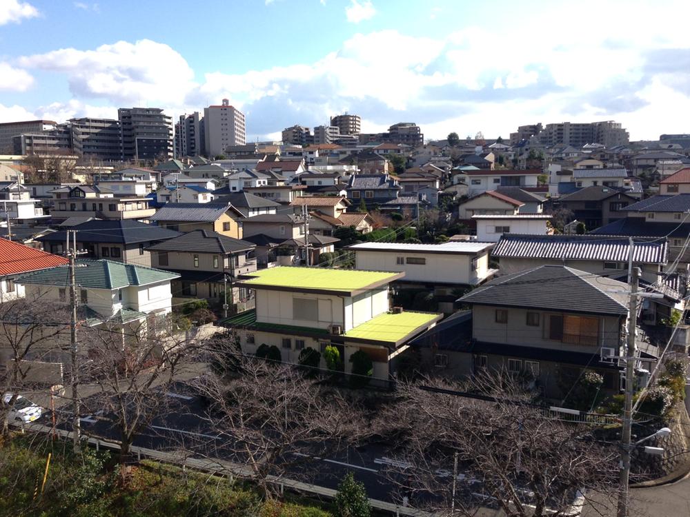 View photos from the dwelling unit. Bright balcony where the light is plugged into the sun!