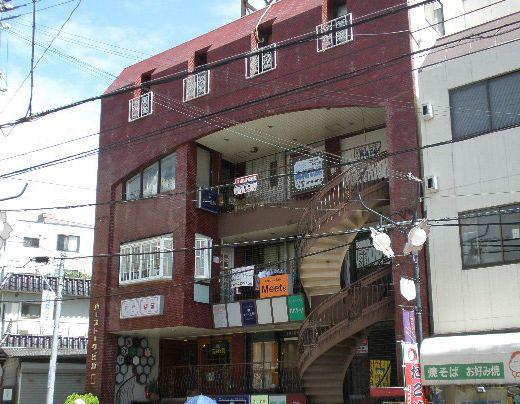 Local appearance photo. Top-floor corner room!