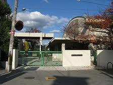 Primary school. Toyonaka Municipal Sakurazuka to elementary school 806m