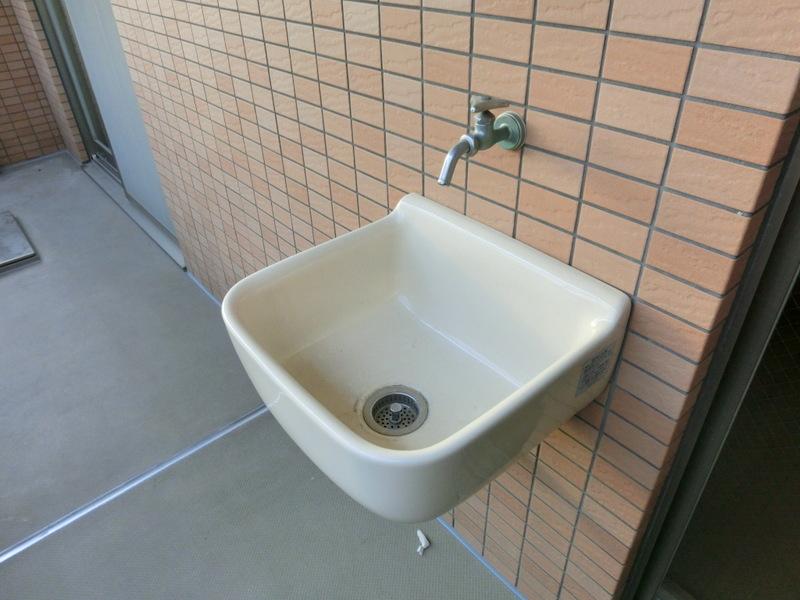 Balcony. Balconies, With slop sink!