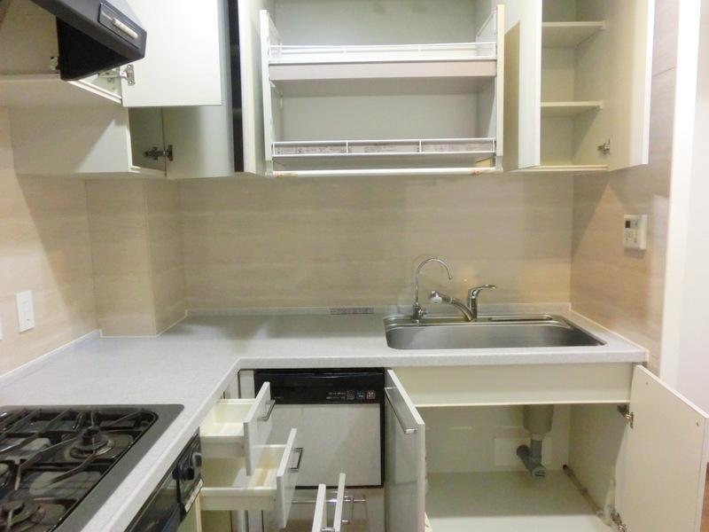 Kitchen. Storage is quite often! Even in low-profile wife, Easy-to-use elevating cupboard.