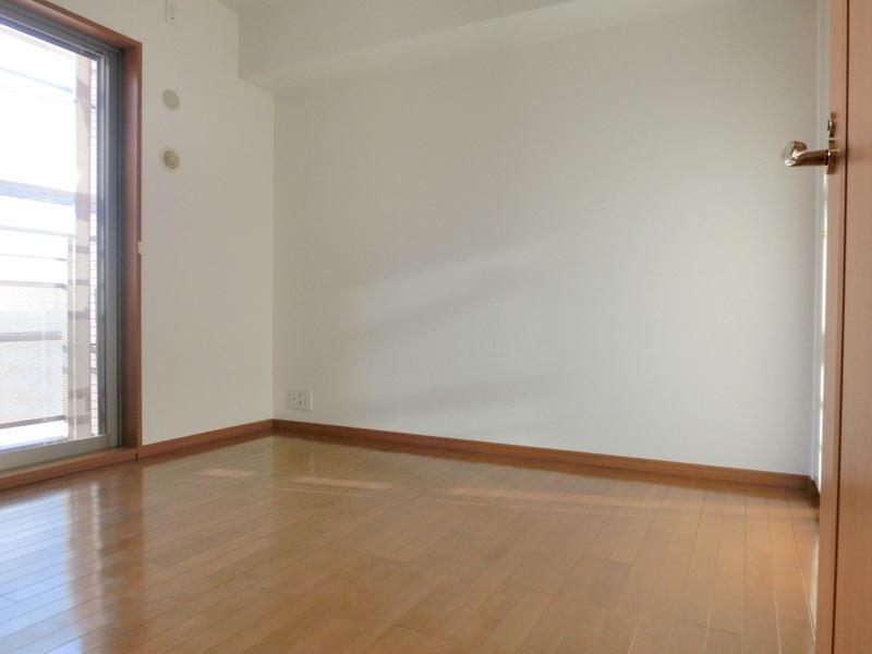 Non-living room. 5 Pledge of Western-style.