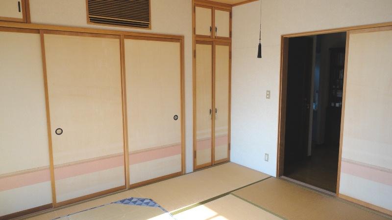 Non-living room. Second floor Japanese-style room (8 quires) It is a serene Japanese-style room (11 May 2013) Shooting
