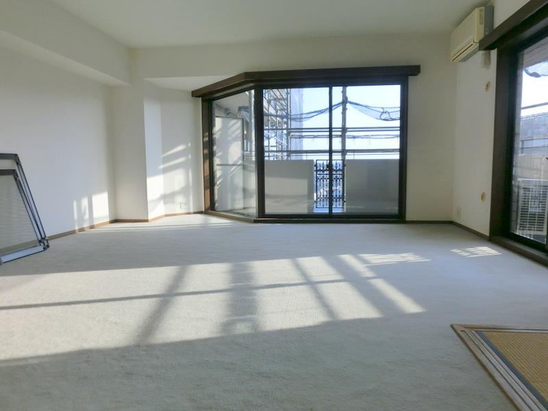 Living. LD alone, Yes 16.8 Pledge, Because the window is also in two-sided, It is pretty bright, It is quite spacious.