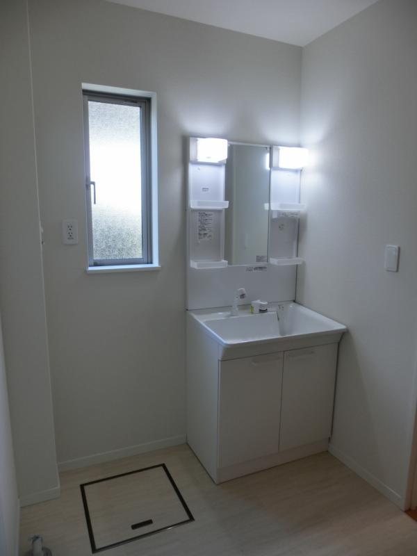 Wash basin, toilet