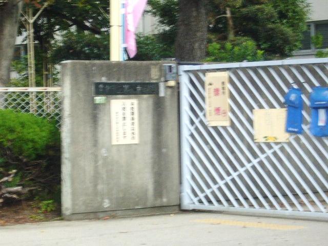 Junior high school. Municipal 150m until the eighth Junior High School