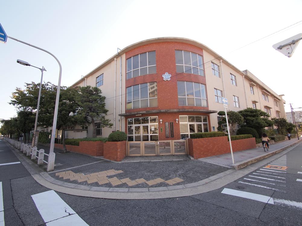 Primary school. Toyonaka Municipal Minamisakurazuka to elementary school 346m