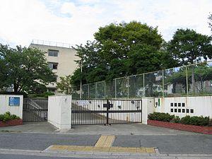 Junior high school. Toyonaka 420m to stand fifth junior high school