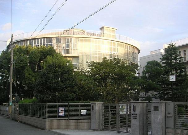 Other. Private plum high school ☆ Also Meihua kindergarten next. Other than elementary school, kindergarten, high school, Junior college, Is a school there with universities.