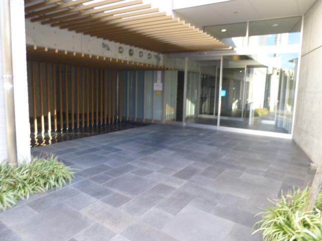 Other common areas. Entrance before
