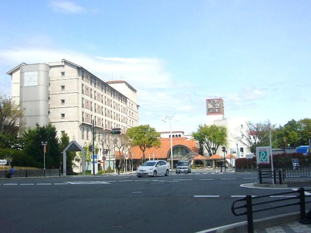 Streets around. 1440m to Senri Hankyu Hotel