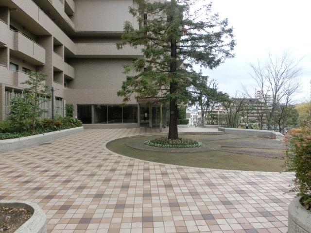 Other common areas. Entrance before the common areas
