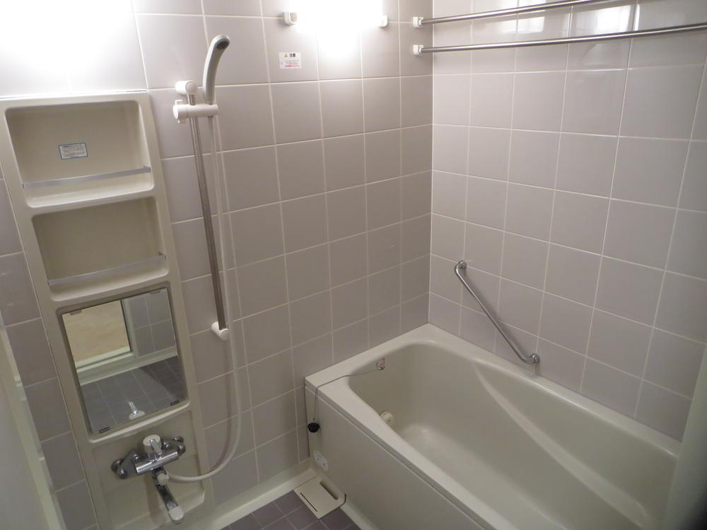Bathroom. Brightly, Also it becomes a bathroom that can be comfortably. With ability to excite in the automatic!