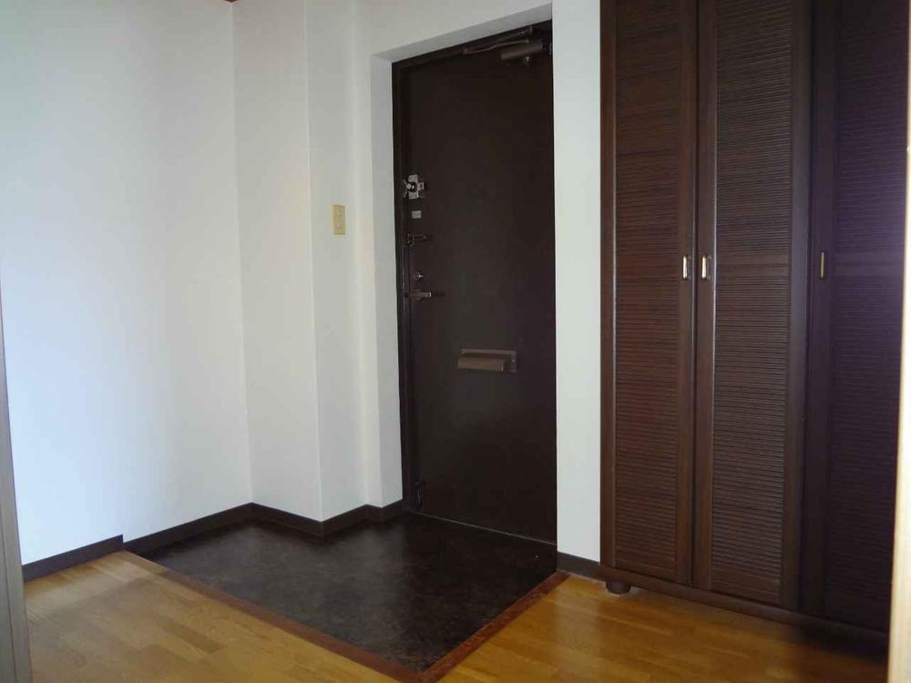 Receipt. Walk-in closet is a must-see!