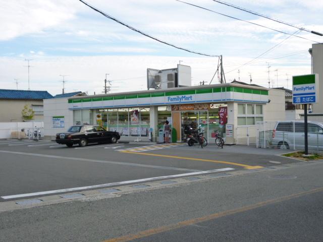 Convenience store. 504m to FamilyMart Toyonaka Kasuga-cho shop
