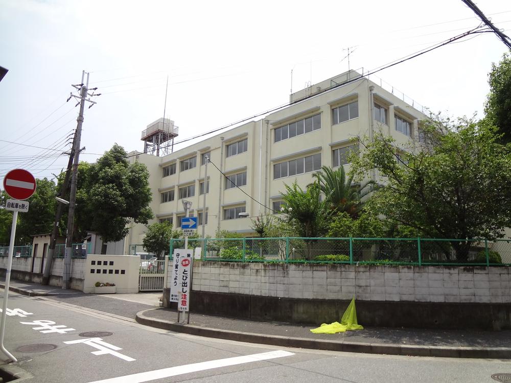 Junior high school. Toyonaka 931m to stand fifteenth junior high school
