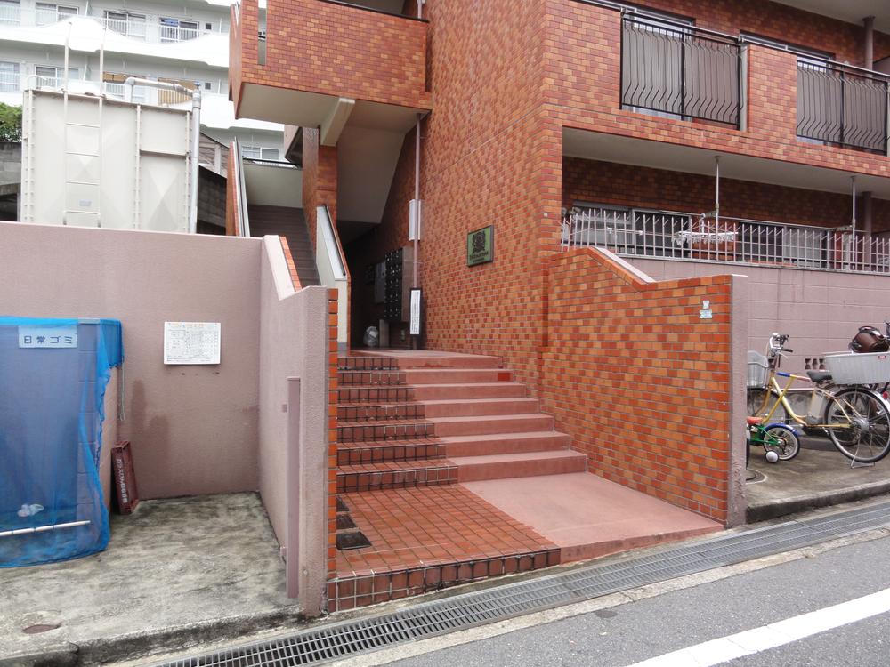 Entrance. Common areas