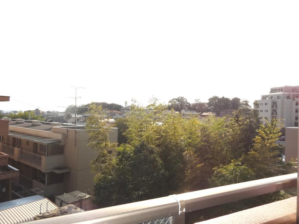 View photos from the dwelling unit. View from the site (November 2013) Shooting