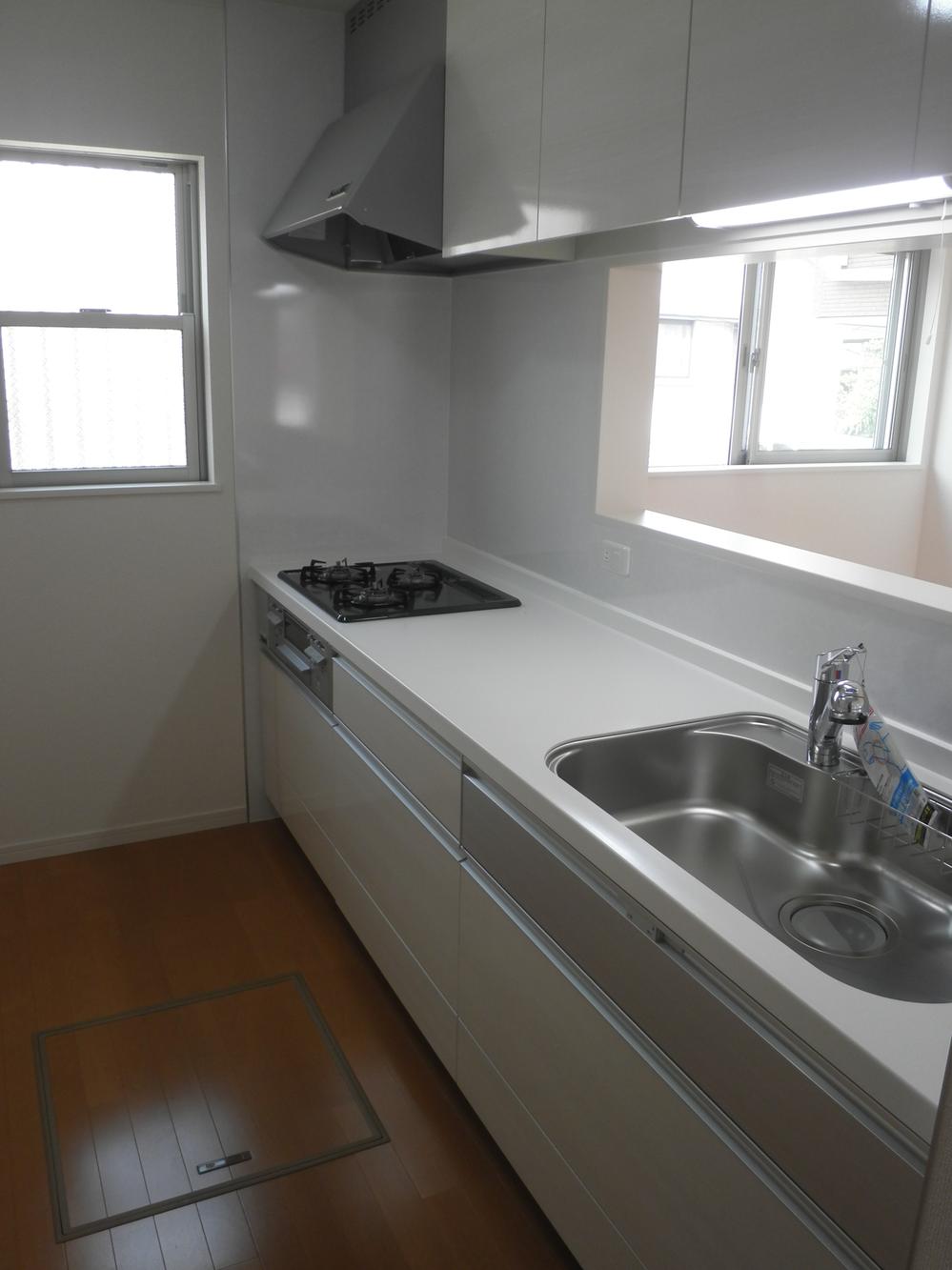 Same specifications photo (kitchen)