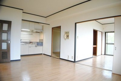 Living and room. Bright LDK ・ Is also open preeminent There is a height heavens! 