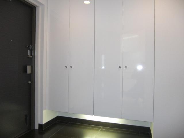 Receipt. Entrance storage