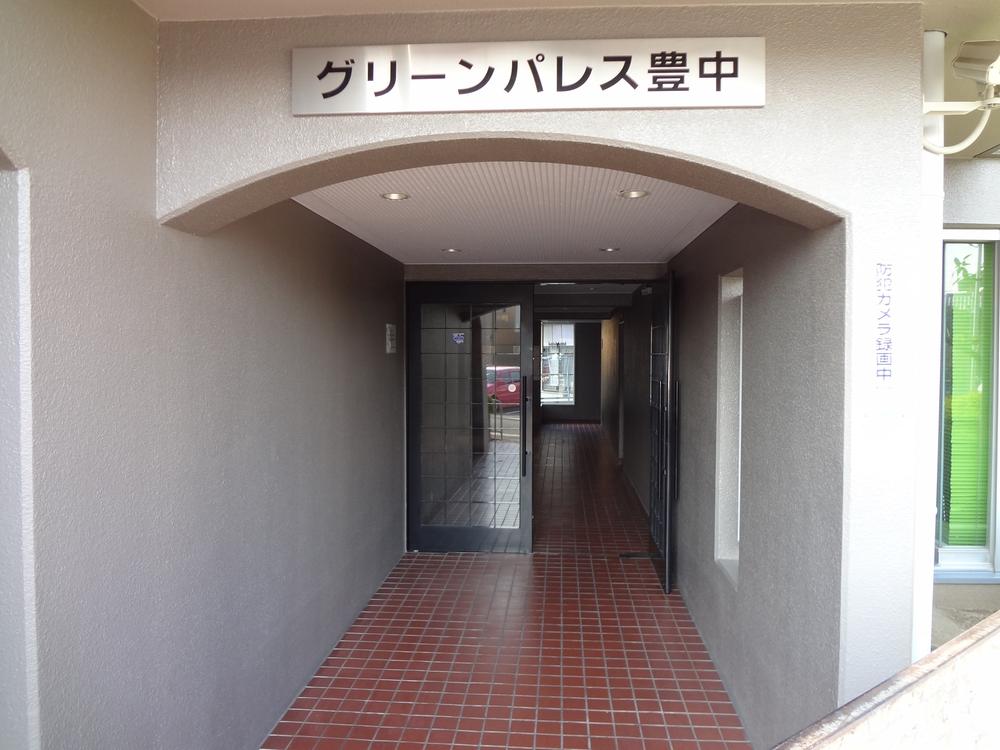 Entrance. Becoming the apartment entrance. Since the janitor is available to patrol, It is safe in crime prevention surface.