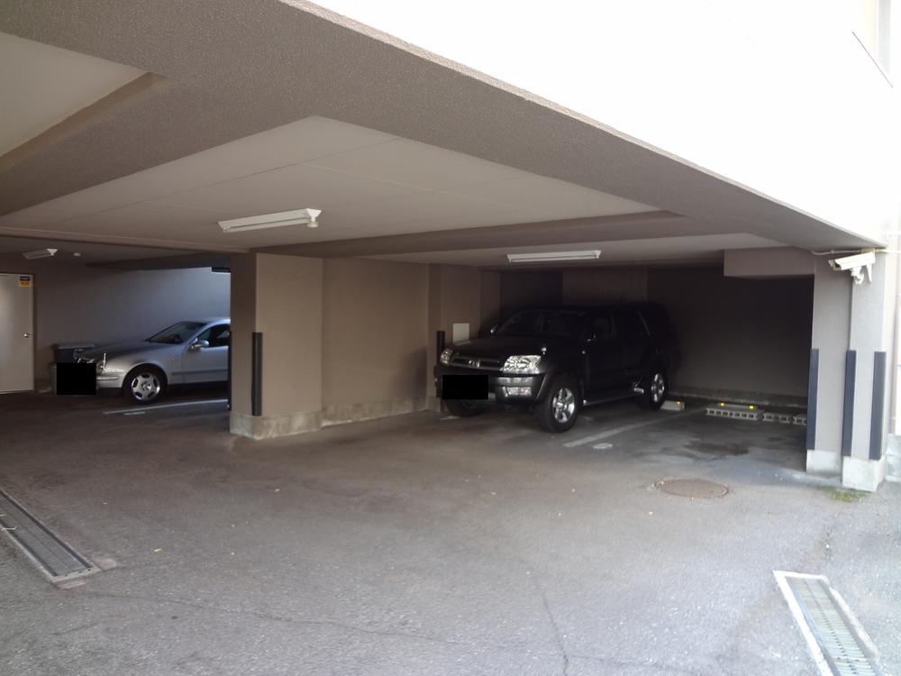 Parking lot