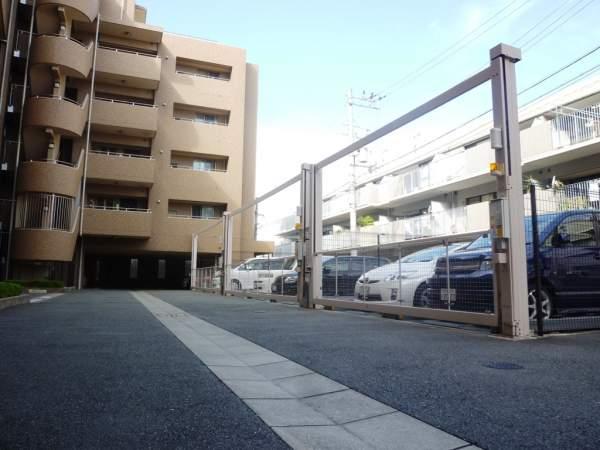 Parking lot