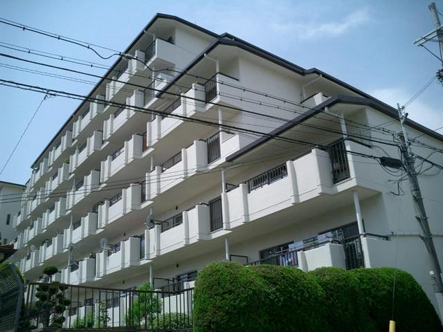 Local appearance photo. It is a quiet residential area. Near a train station!