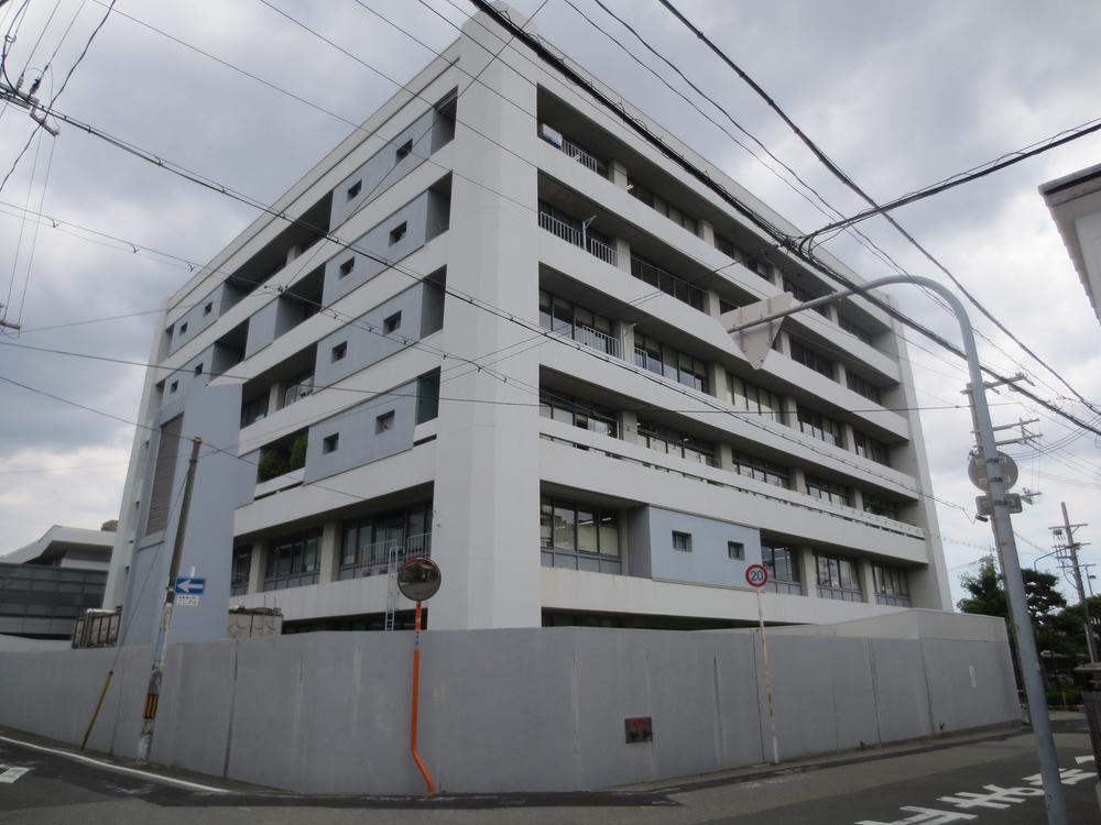 Government office. Toyonaka 763m to City Hall