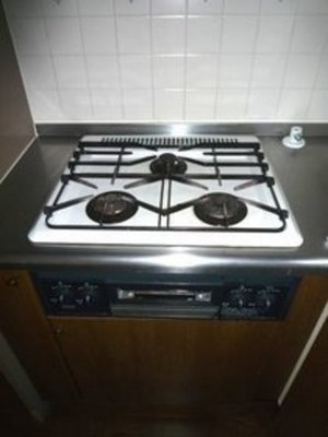 Kitchen. Three-necked gas stove