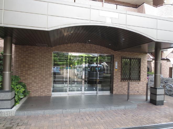 Entrance. Common areas
