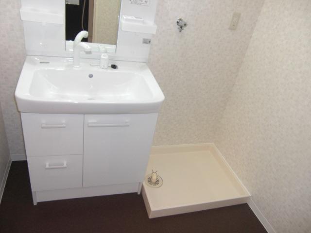 Wash basin, toilet. Bathroom vanity, Washing bread had made