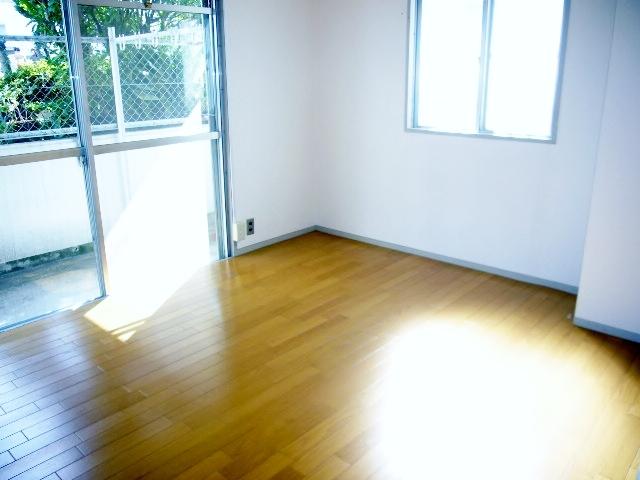 Living. A lot of sun and plug from window.