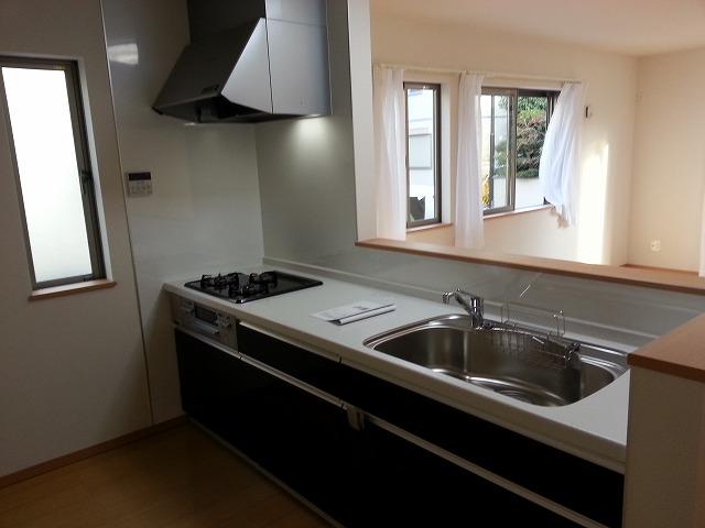 Kitchen. Local (12 May 2013) Shooting