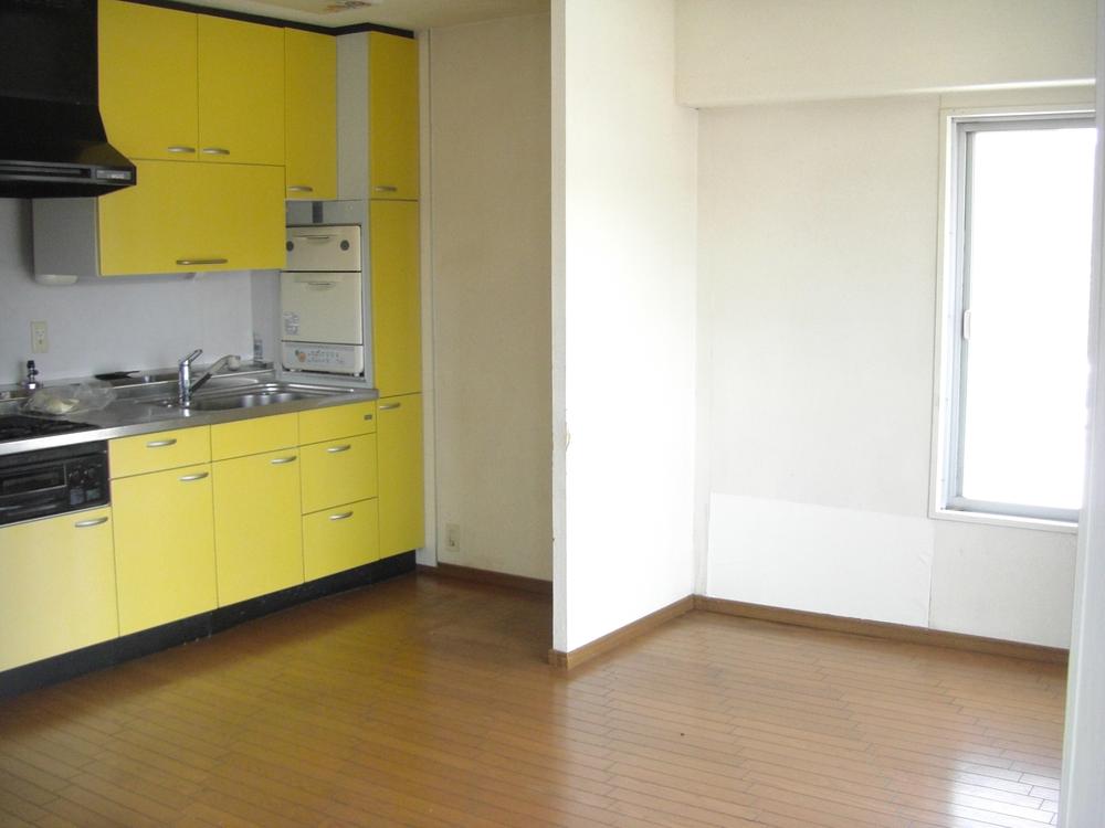 Kitchen. ● Since the barrier is free and can be used as of 15.9 quires spacious 3LDK