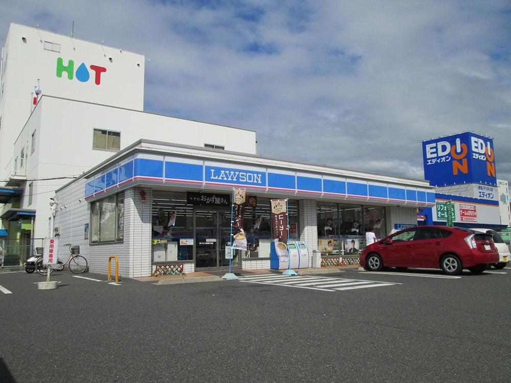 Convenience store. 451m until Lawson Yao Minamikinomoto shop