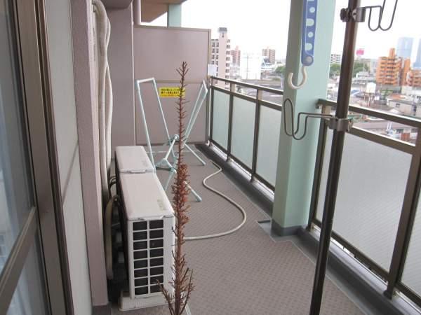 Balcony. Between a population of about 7.6m wide span