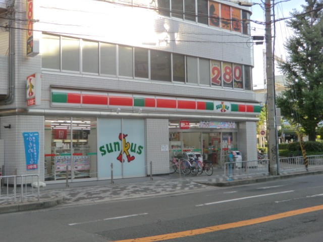 Convenience store. 412m until Thanksgiving Kintetsu Yao Station store (convenience store)