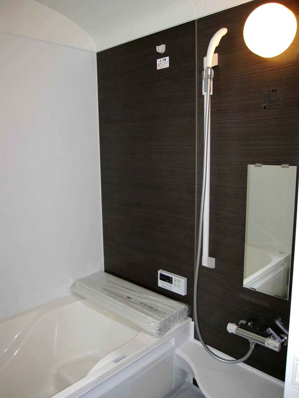 Bathroom. Unit bus with a bathroom heating drying function (spacious 1 tsubo type)