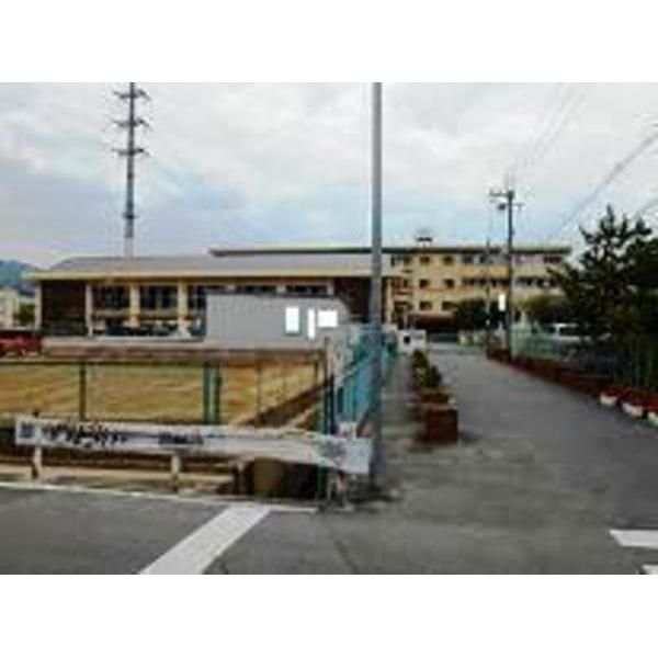 Primary school. 499m Higashiyamamoto elementary school to Yao Municipal Higashiyamamoto Elementary School