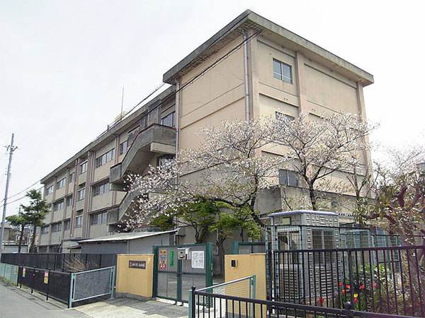 Primary school. Nagahata up to elementary school (Nagahata Town) (Elementary School) 650m