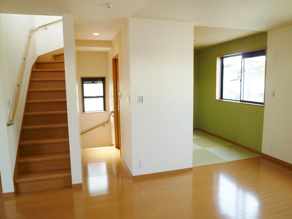 Living. Beside living, Optimal Japanese-style room is adjacent to nap for children.