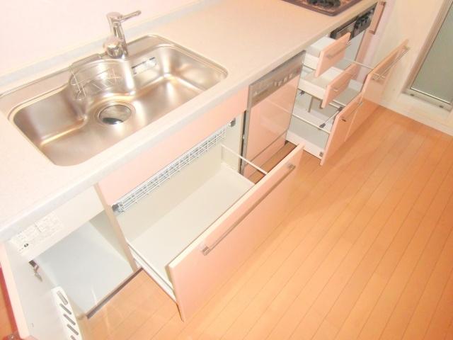 Kitchen. Comes with storage is a dishwasher in the kitchen