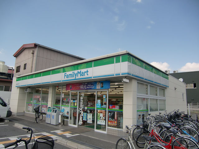 Convenience store. FamilyMart Yao Annaka-cho 6-chome store up (convenience store) 108m